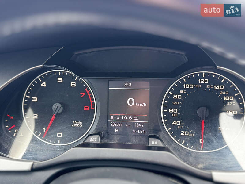 Седан Audi A4 2012 в Чернигове