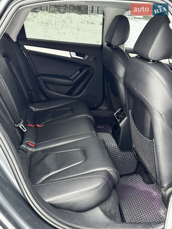 Седан Audi A4 2012 в Чернигове