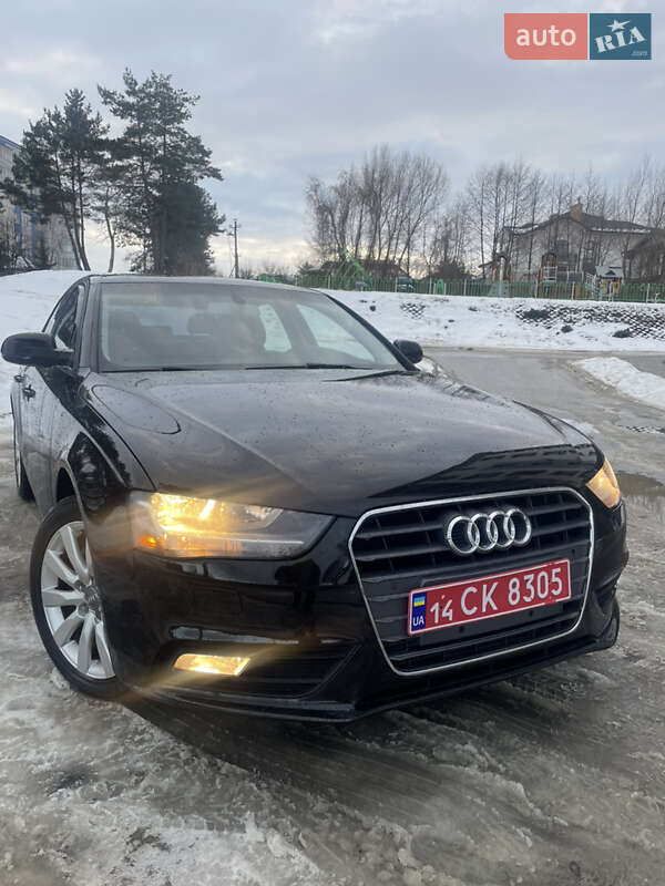 Седан Audi A4 2013 в Новояворівську