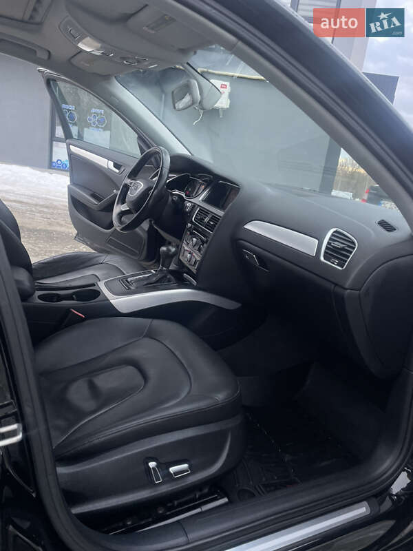 Седан Audi A4 2013 в Новояворівську