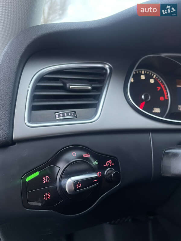 Седан Audi A4 2013 в Новояворівську