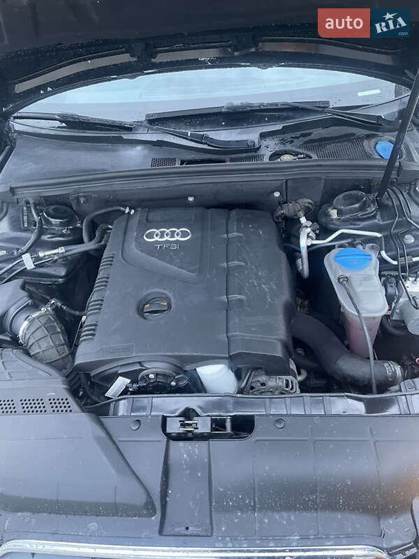 Седан Audi A4 2013 в Новояворівську