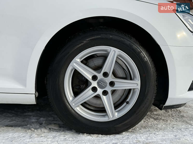Универсал Audi A4 2017 в Луцке