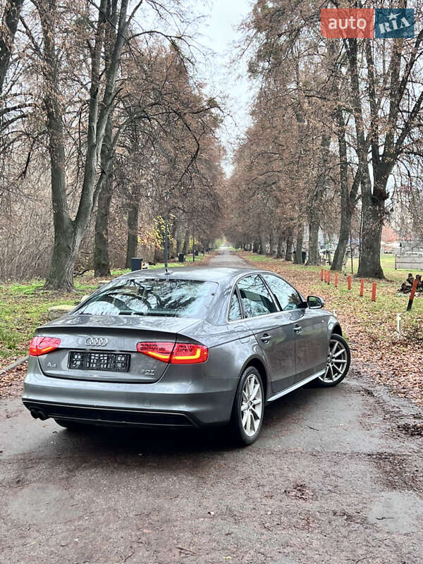 Седан Audi A4 2014 в Киеве