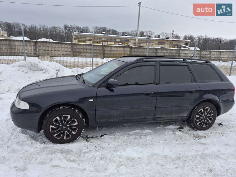 Универсал Audi A4 2001 в Киеве