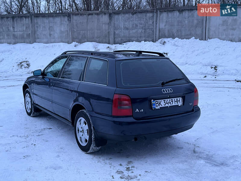Універсал Audi A4 1996 в Золотоноші