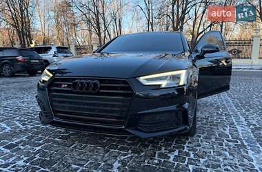 Седан Audi A4 2017 в Дніпрі