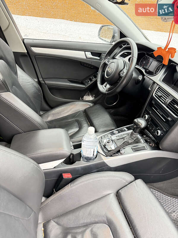 Седан Audi A4 2012 в Чернигове