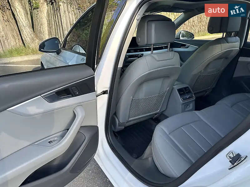 Седан Audi A4 2017 в Полтаве