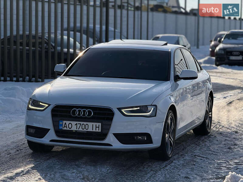 Седан Audi A4 2011 в Ужгороді