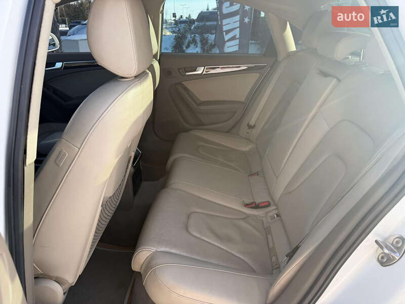 Седан Audi A4 2011 в Ужгороді