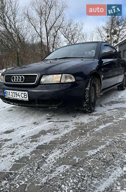 Седан Audi A4 1995 в Изяславе