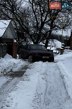 Седан Audi A4 1998 в Кельменцах