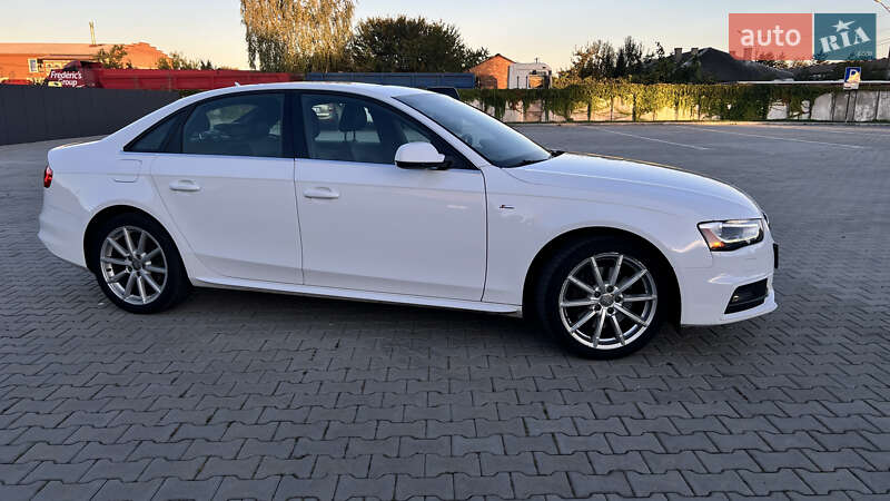 Седан Audi A4 2014 в Нововолинську