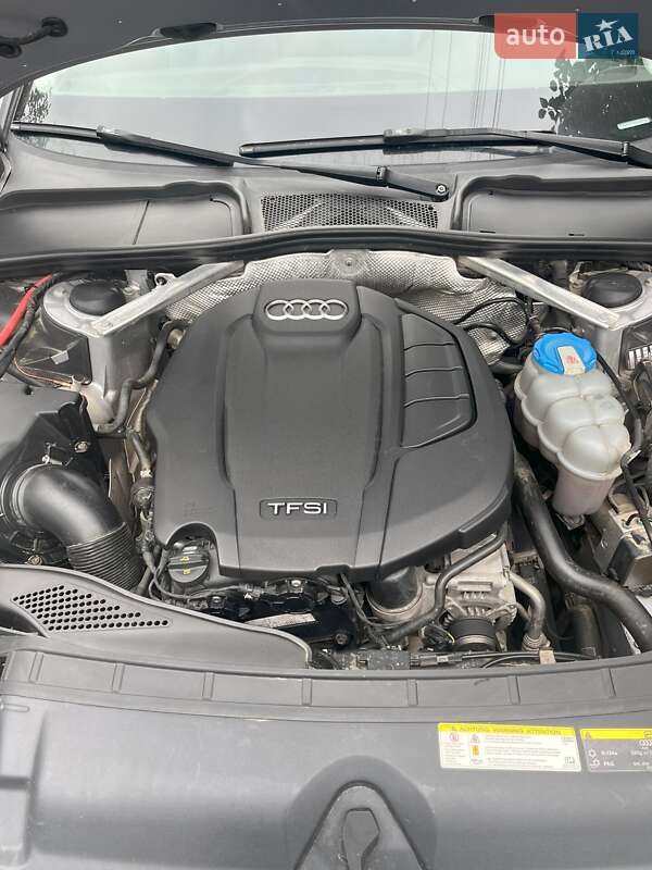 Седан Audi A4 2016 в Баре