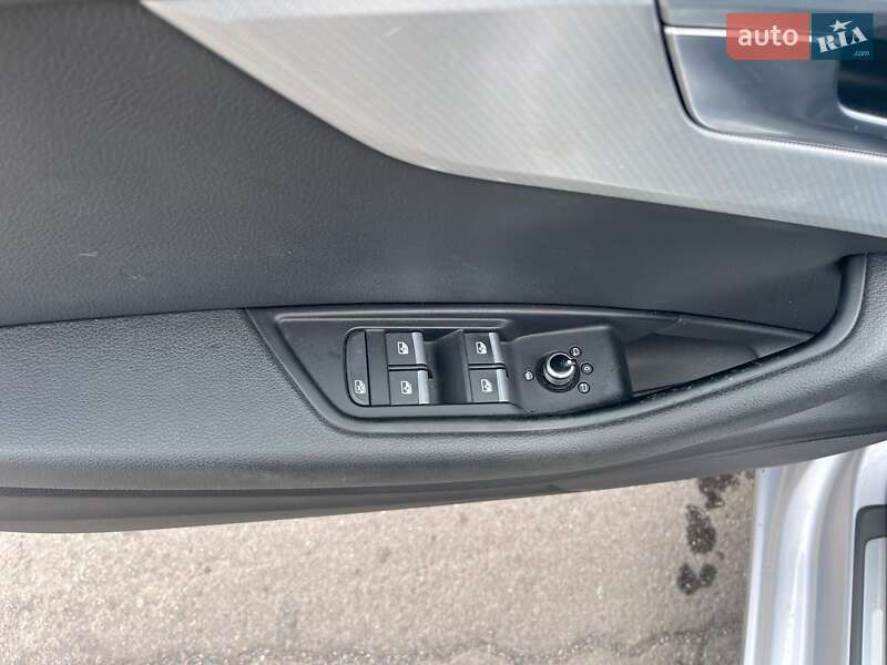 Седан Audi A4 2016 в Баре