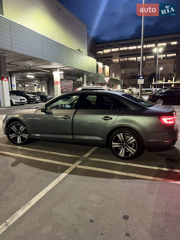 Седан Audi A4 2017 в Одессе