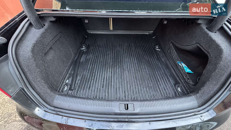 Седан Audi A4 2012 в Нововолынске