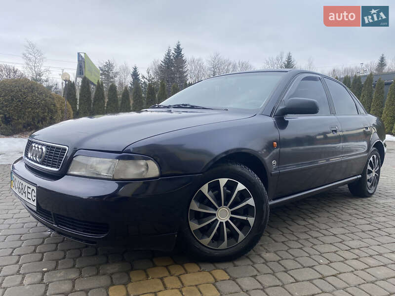 Седан Audi A4 1995 в Трускавці