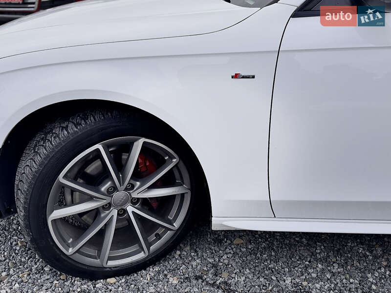 Седан Audi A4 2016 в Самборі