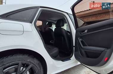 Седан Audi A4 2015 в Бахмаче
