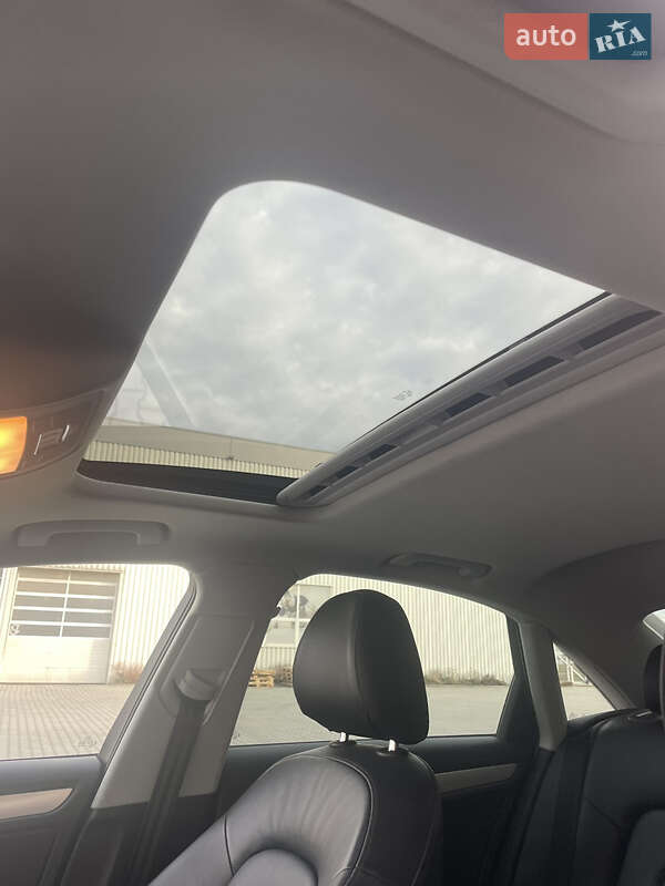 Седан Audi A4 2015 в Львове