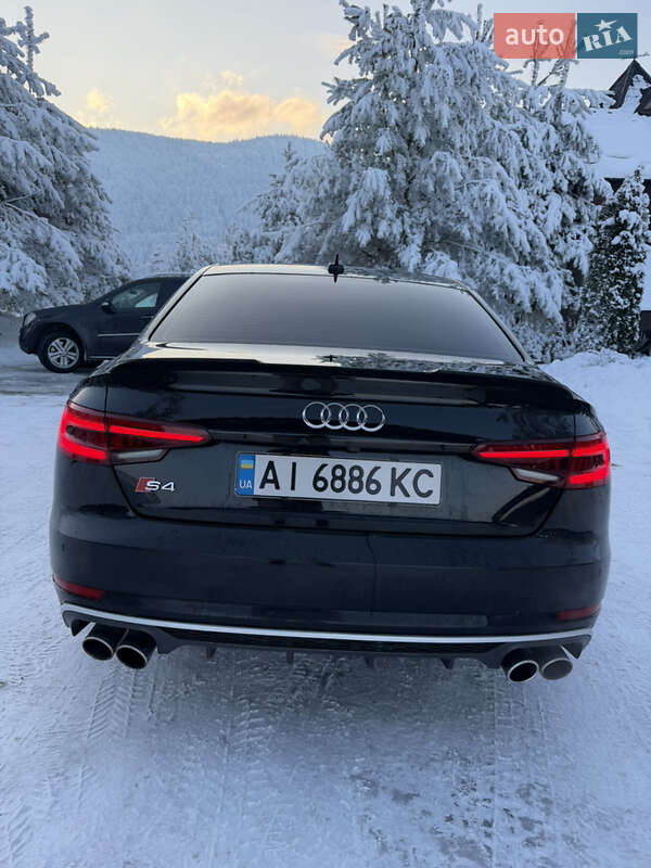 Седан Audi A4 2016 в Киеве