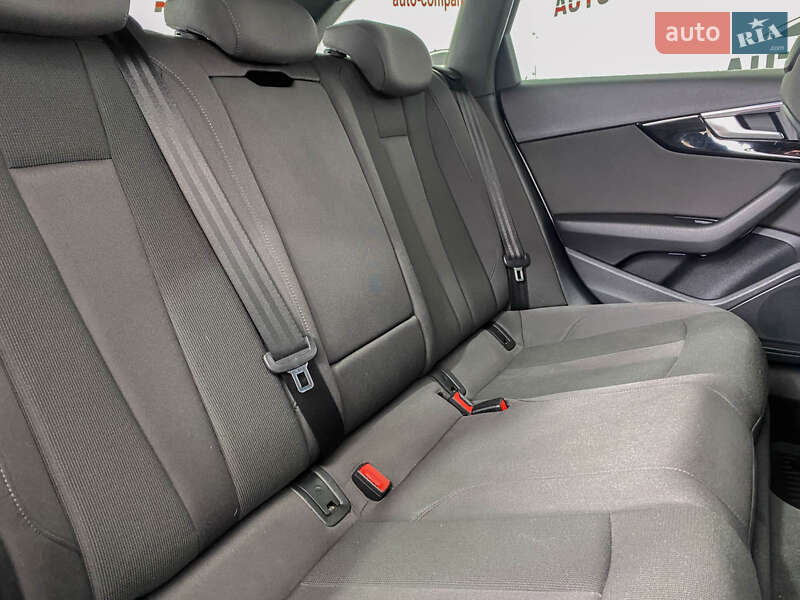 Универсал Audi A4 2018 в Львове