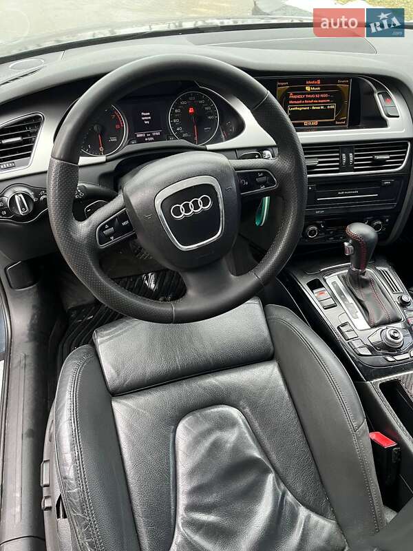 Седан Audi A4 2010 в Смеле