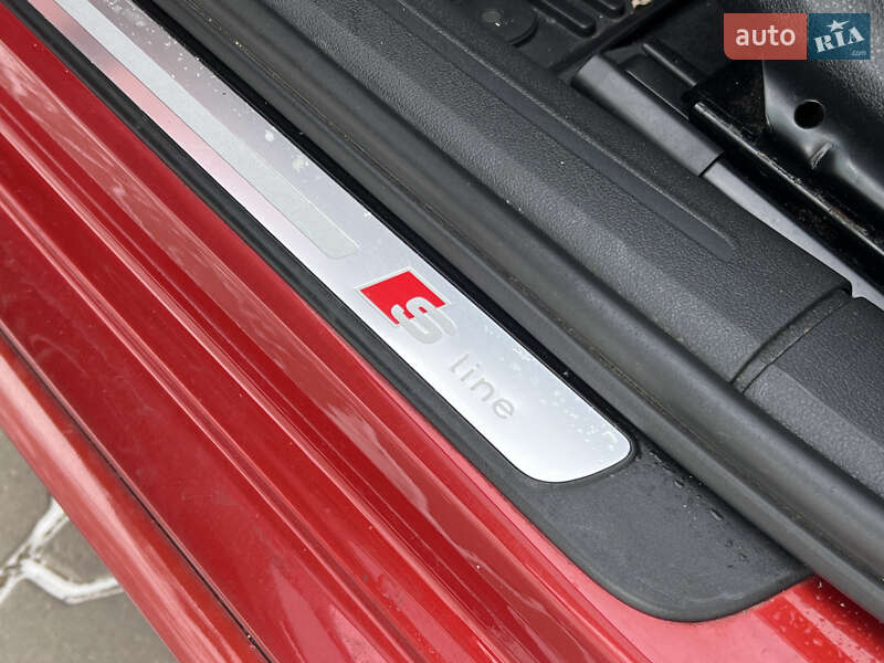 Седан Audi A4 2014 в Нововолынске
