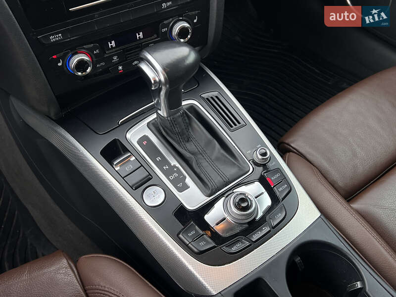 Седан Audi A4 2014 в Нововолынске
