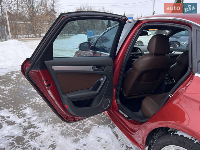 Седан Audi A4 2014 в Нововолынске