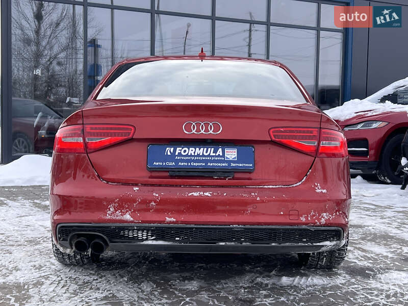 Седан Audi A4 2014 в Нововолынске