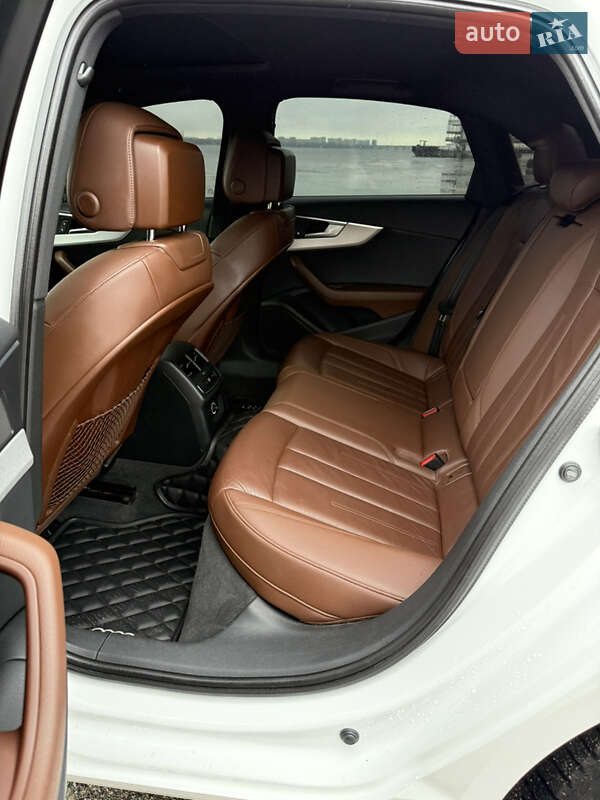 Седан Audi A4 2017 в Днепре