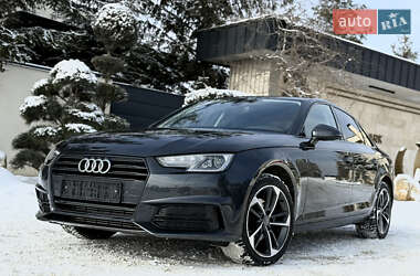 Седан Audi A4 2019 в Львові