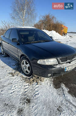Седан Audi A4 2000 в Черкасах