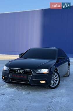 Седан Audi A4 2012 в Сумах