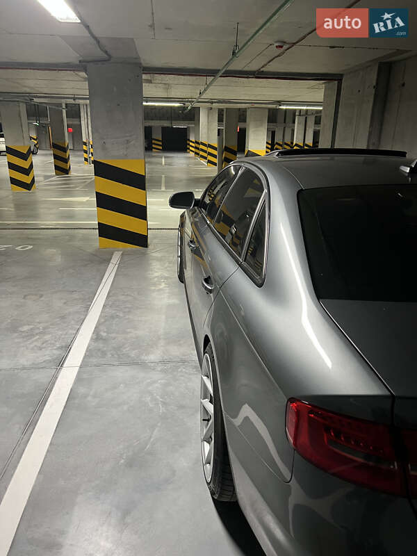 Седан Audi A4 2015 в Киеве