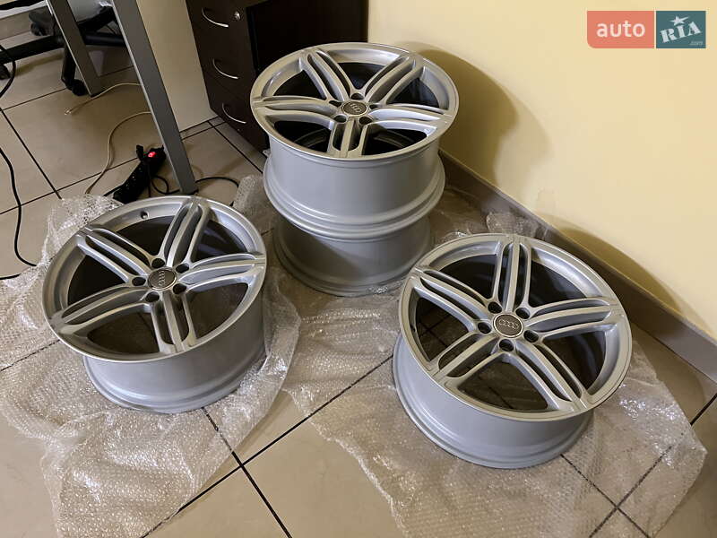 Седан Audi A4 2015 в Киеве