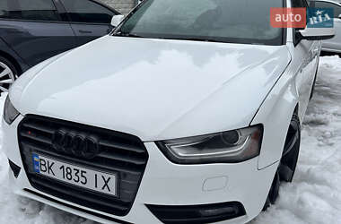 Седан Audi A4 2015 в Ровно