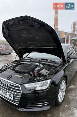 Седан Audi A4 2016 в Черновцах