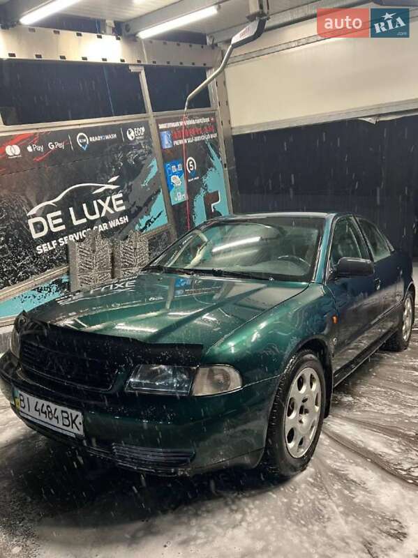 Седан Audi A4 1996 в Полтаве