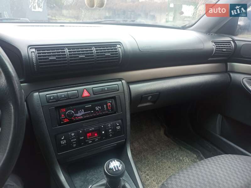 Седан Audi A4 1999 в Запорожье