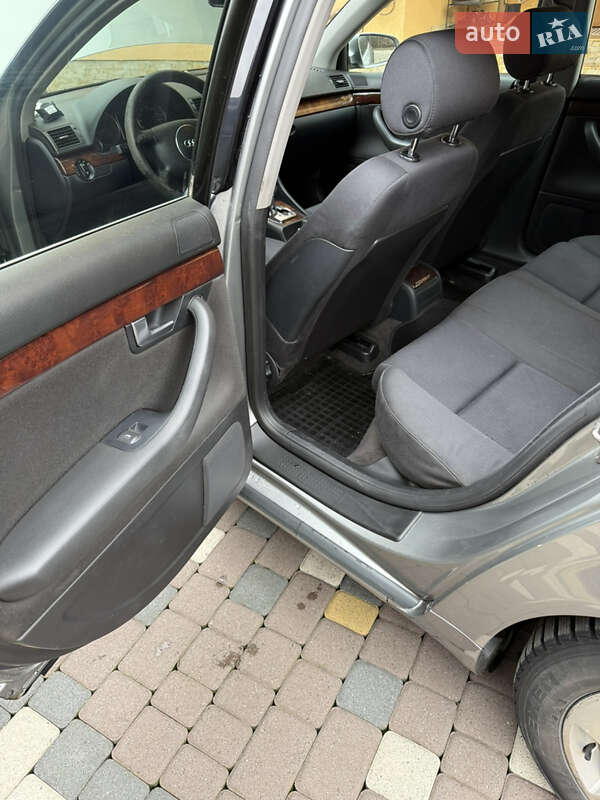 Універсал Audi A4 2004 в Тячеві
