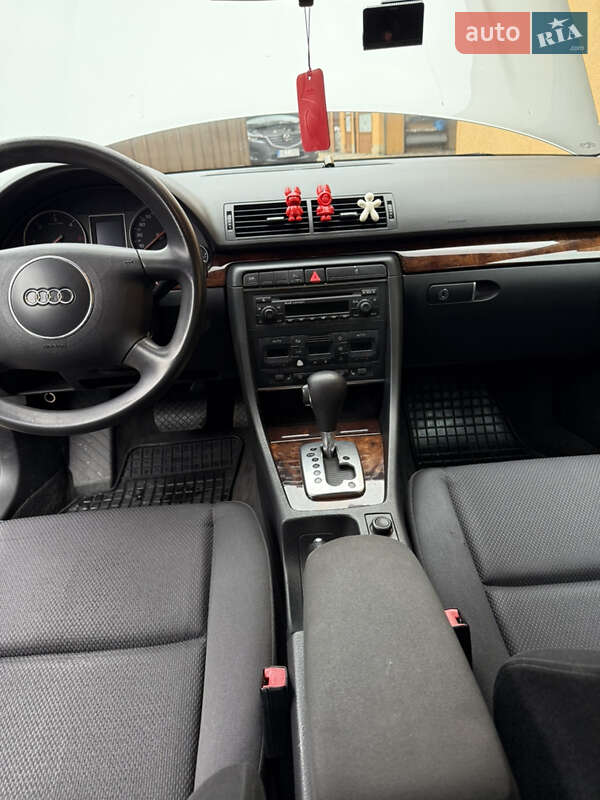 Універсал Audi A4 2004 в Тячеві