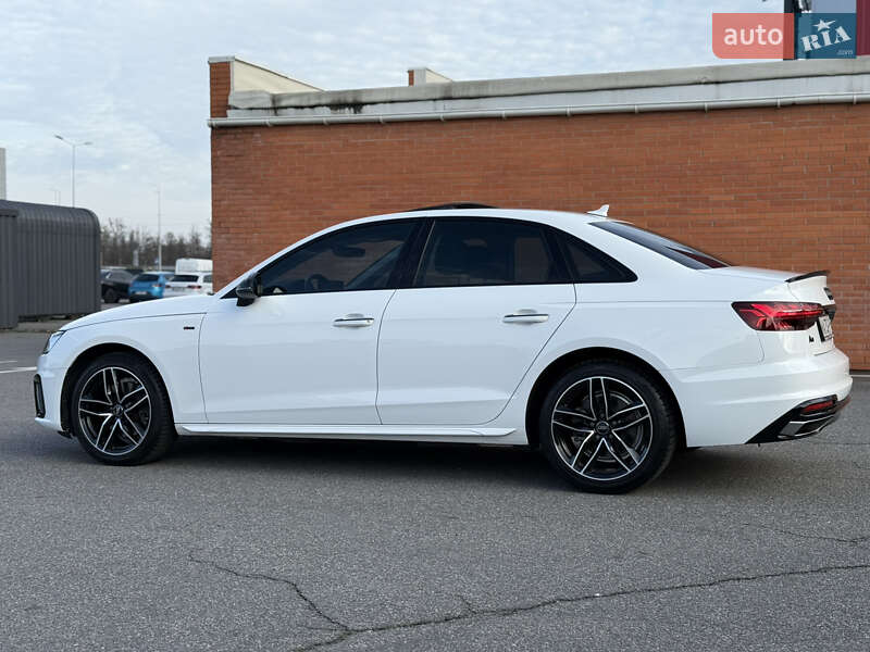 Седан Audi A4 2020 в Киеве