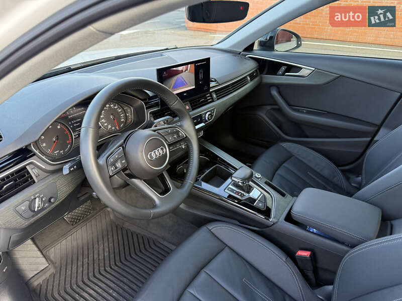 Седан Audi A4 2020 в Киеве