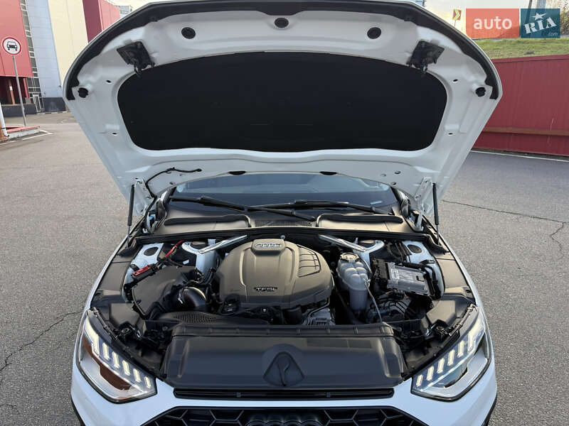 Седан Audi A4 2020 в Киеве