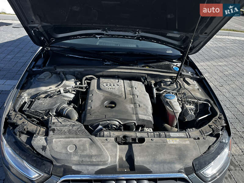 Седан Audi A4 2013 в Львове