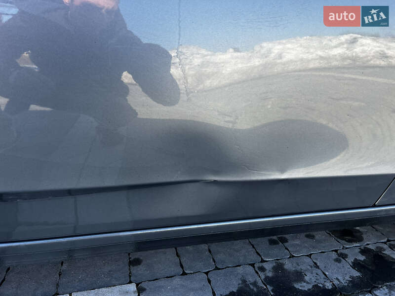 Седан Audi A4 2013 в Львове